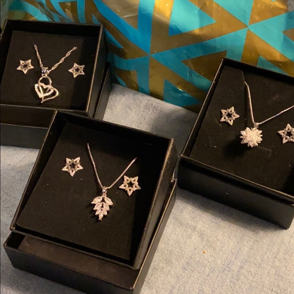 Jewelry bundle - Picture 3 of 3